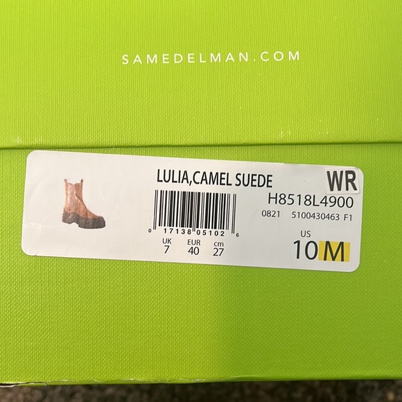 Like New! EUC waterproof boots size 10 - Picture 7 of 7